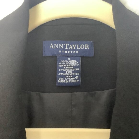 Ann Taylor Blazer Women Size 6 Wool Blend Stretch Black Lined 2 Button - Picture 4 of 9